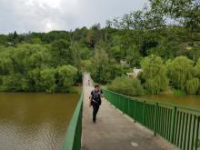 a přejít Hvězdonickou lávku.