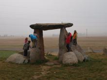 Dolmen v centru Těšovického Stonehenge