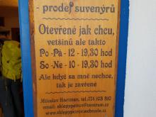 Které jsou otevřené a dají se tam koupit suvenýry a občerstvení, pokud se majiteli chce