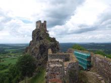 A zde je věž Baba hradu Trosky.