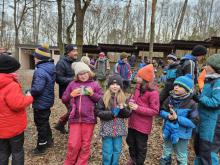 Děvčata předávala dary druidu Lektvarixovi.