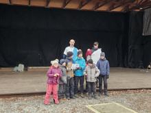 A tady o něco úspěšnější starší skupina.