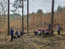 V další hře šlo o to najít správný lék. Žába přečetla vždy něco, čím se v minulosti pokoušeli nebo nepokoušeli kurděje léčit.