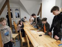 Ve Večerní hře šlo o to dodat zboží do Pensacoly a vyhhnout se Francouzským vojákům.