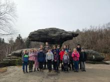 Nesmí chybět společná fotka u Kamenného Hřibu.