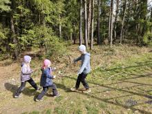 Hrála se zde hra na dopravu získaného léku - citronu.