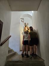 Pomocí interaktivních prvků se dala rozpohybovat i tato socha Svatého Prokopa